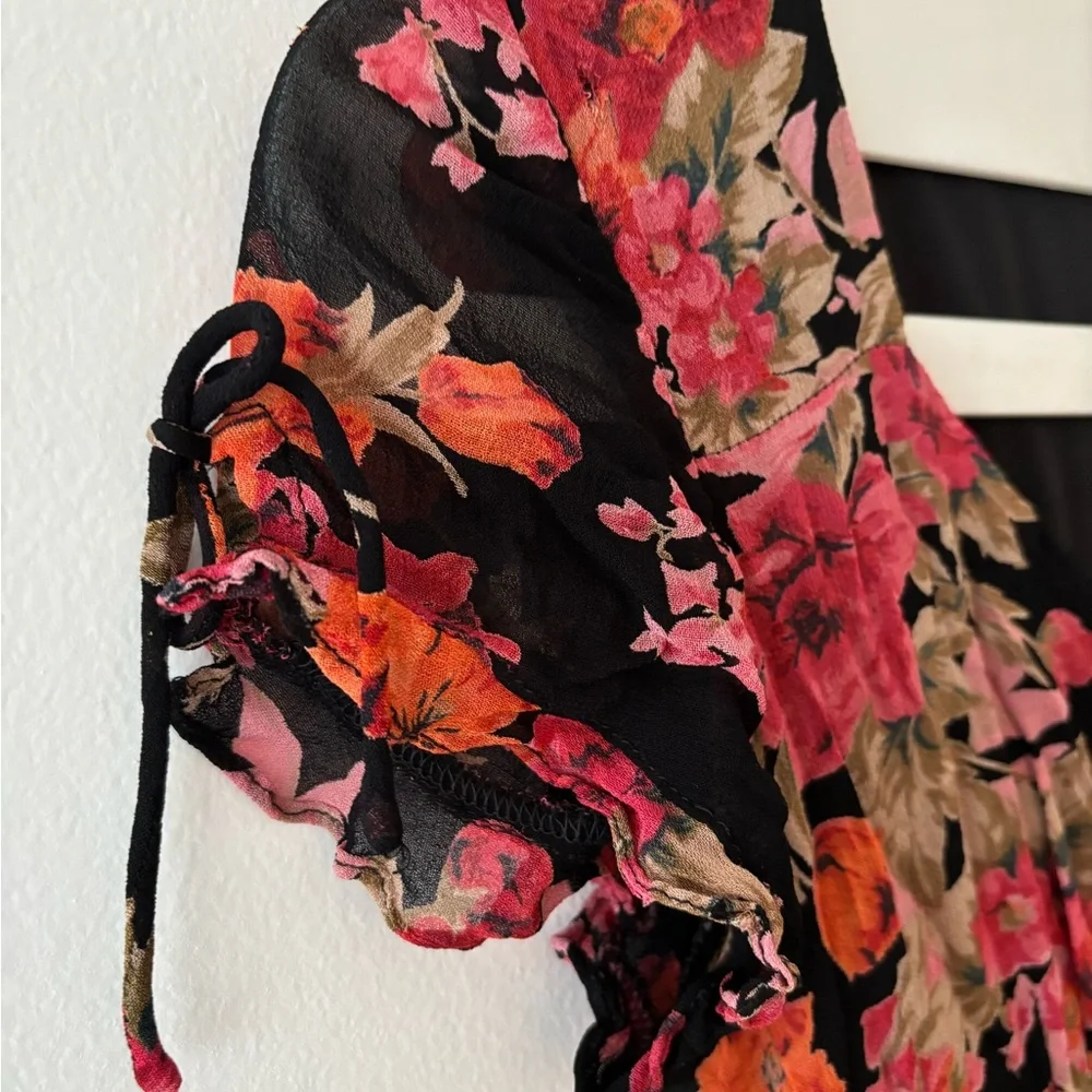 NWOT floral rayon crinkle midi dress red floral rose asymmetrical flouncy Vneck - Picture 3 of 8